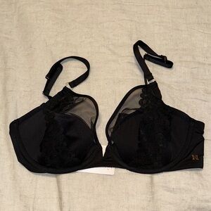 Women’s Black Lace Underwire Bra